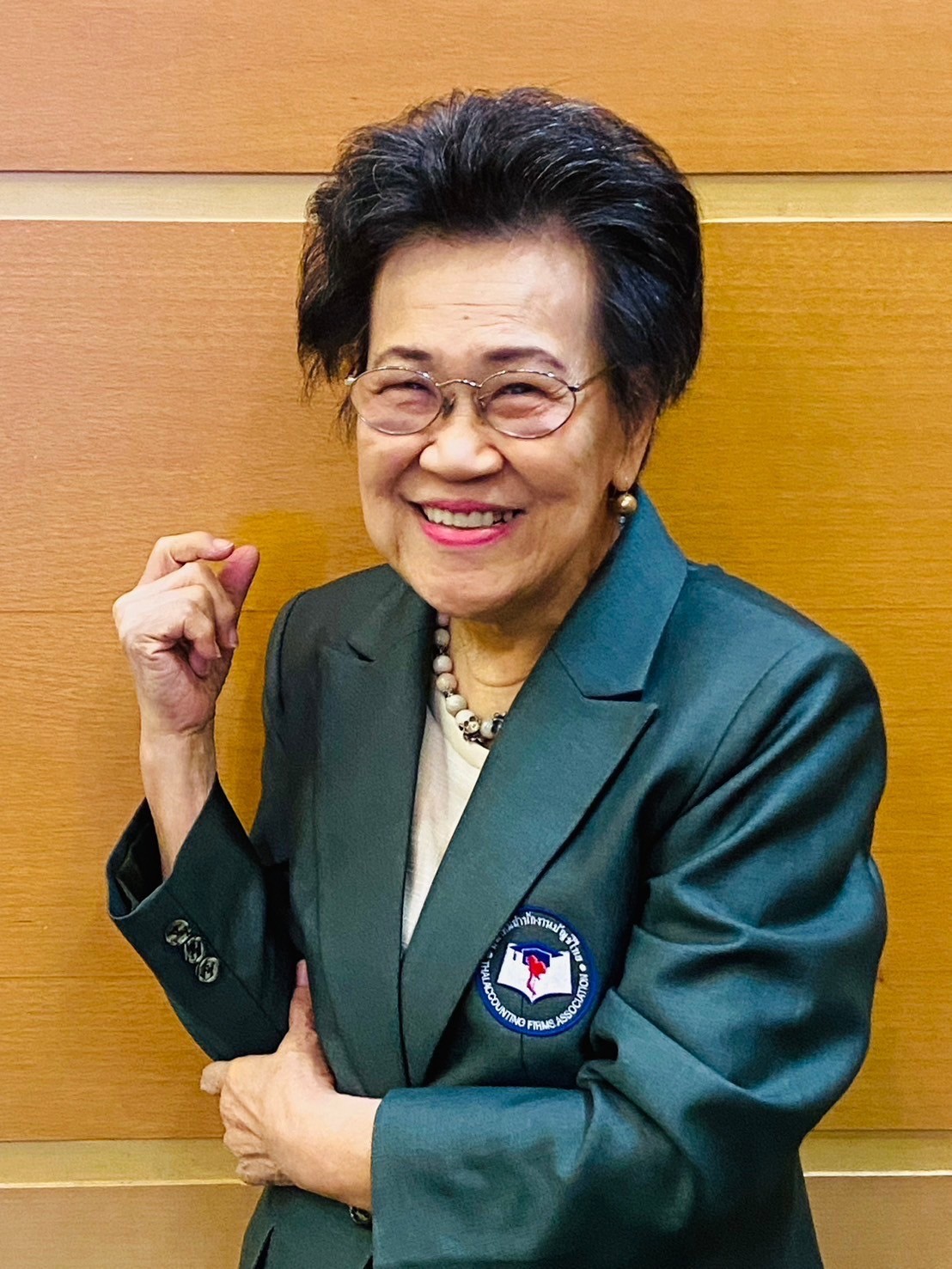 นางอรวรรณ อัศนียานนท์