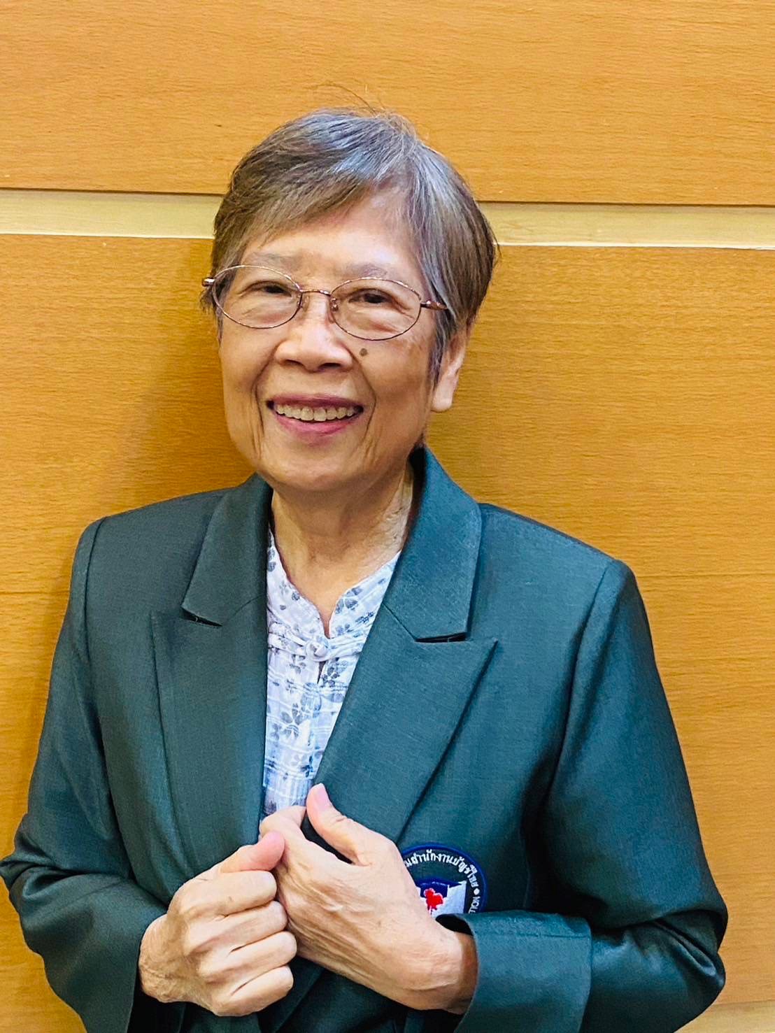 นางศิริพร สันทัดวนิช