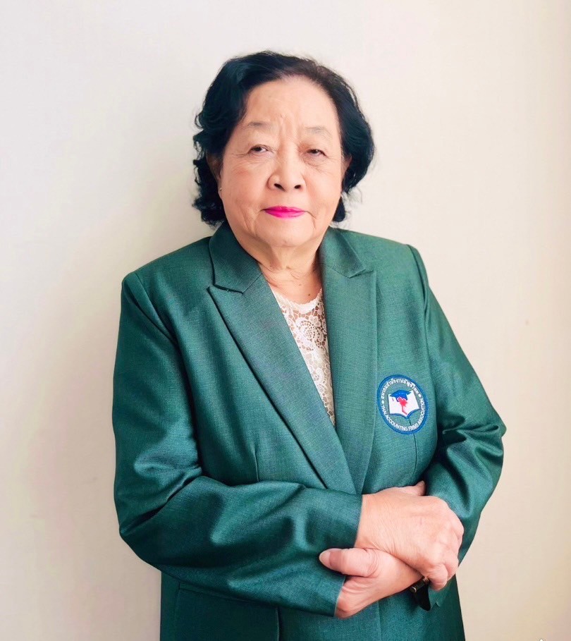 นางเครือพรรณ บุญญาภิสิทธิ์