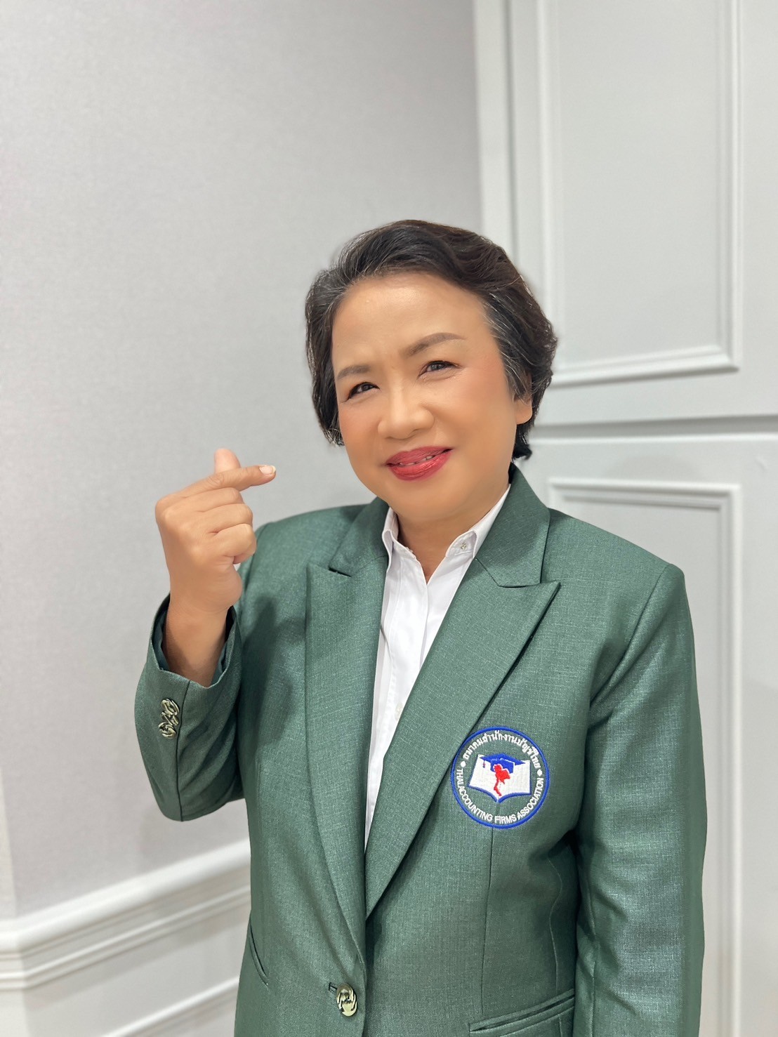 นางสาวเบญจศรี รุ่นแรก