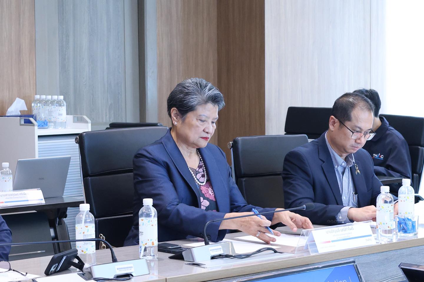 นางอัญชลี มณีท่าโพธิ์ ระหว่างการประชุม